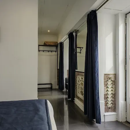 Oda ve Kahvaltı Ph Downtown 3*